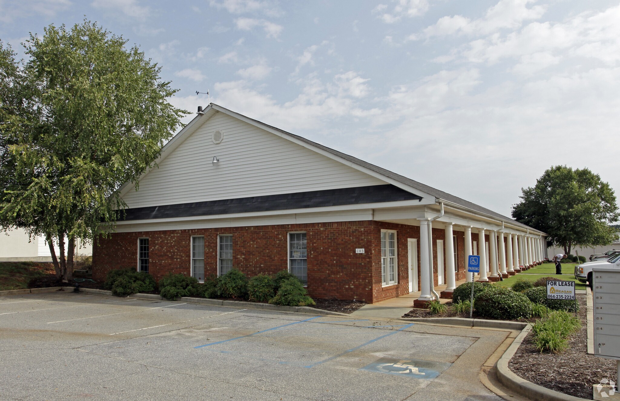 103 Clair Dr, Piedmont, SC à vendre Photo principale- Image 1 de 1