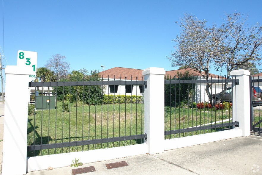 831 Ridgewood Ave, Daytona Beach, FL à louer - Photo du bâtiment - Image 3 de 9