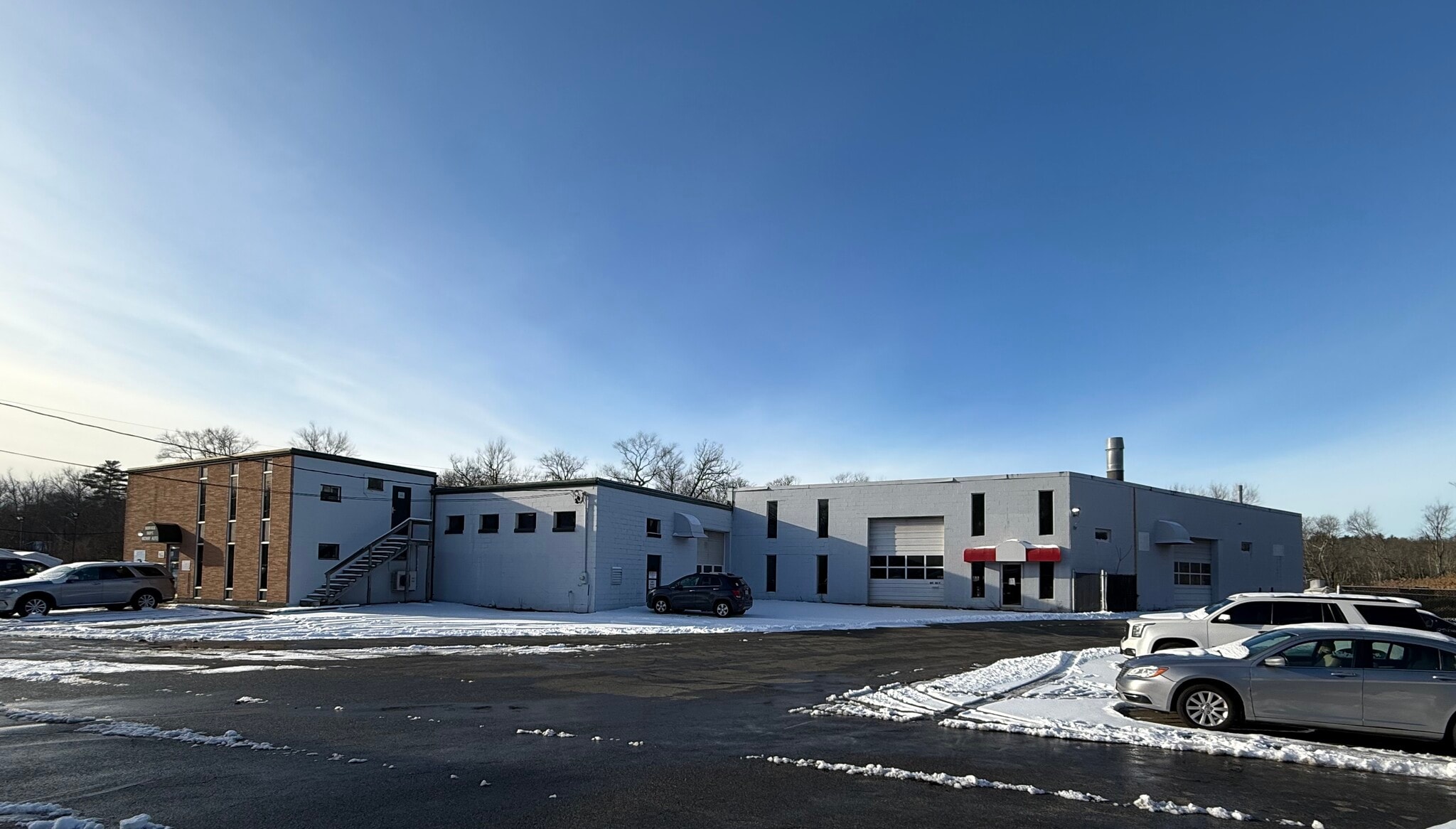 415 Brockton Ave, Abington, MA à louer Photo intérieure- Image 1 de 1