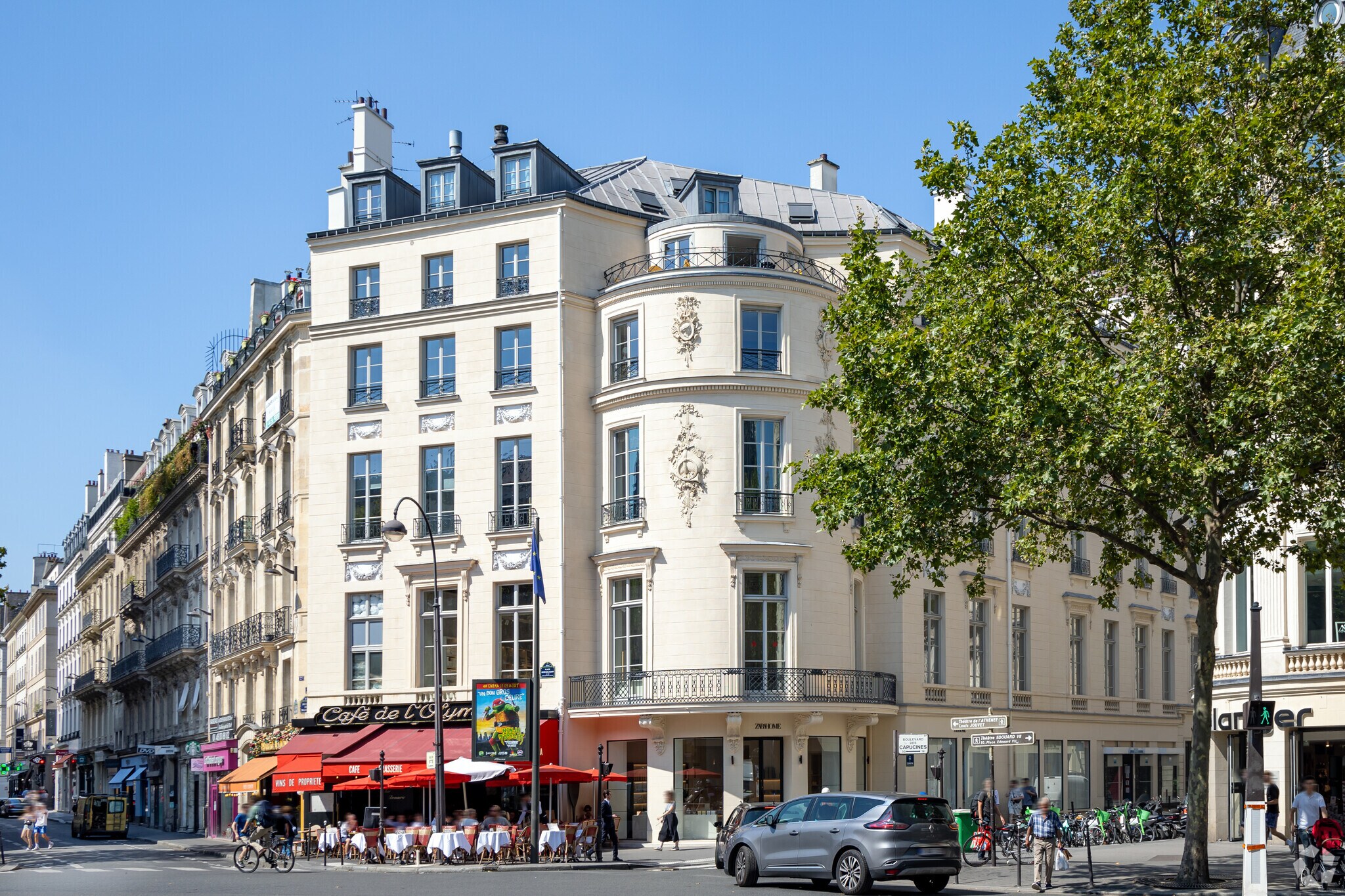 Coworking Space in Paris for lease Primary Photo- Image 1 of 8