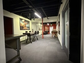 441 N Varney St, Burbank, CA à louer Photo intérieure- Image 2 de 14