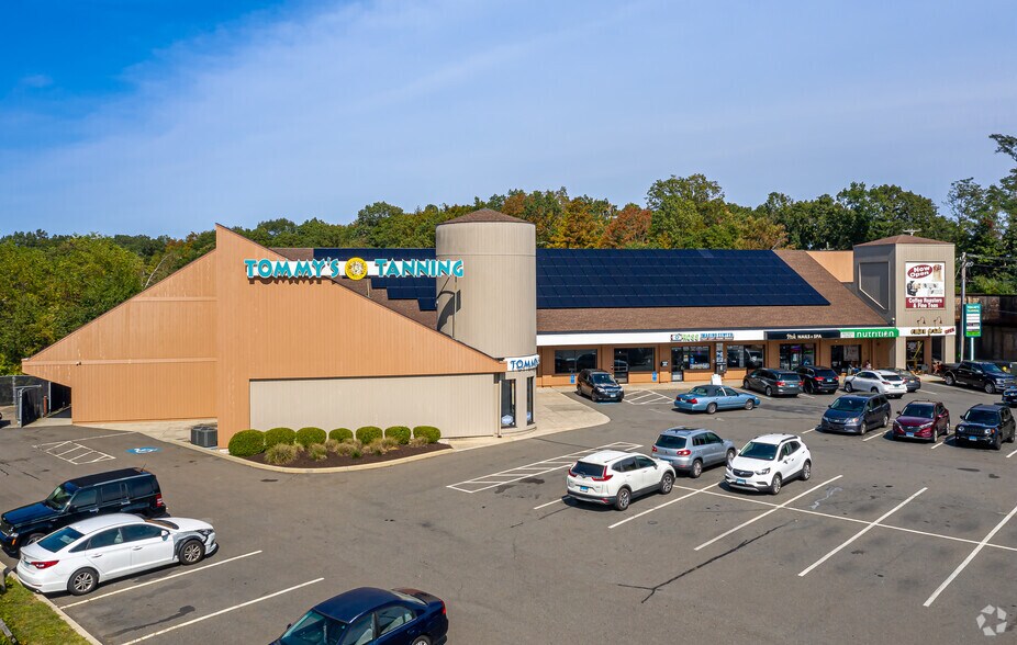 2460 Dixwell Ave, Hamden, CT for lease - Building Photo - Image 2 of 3