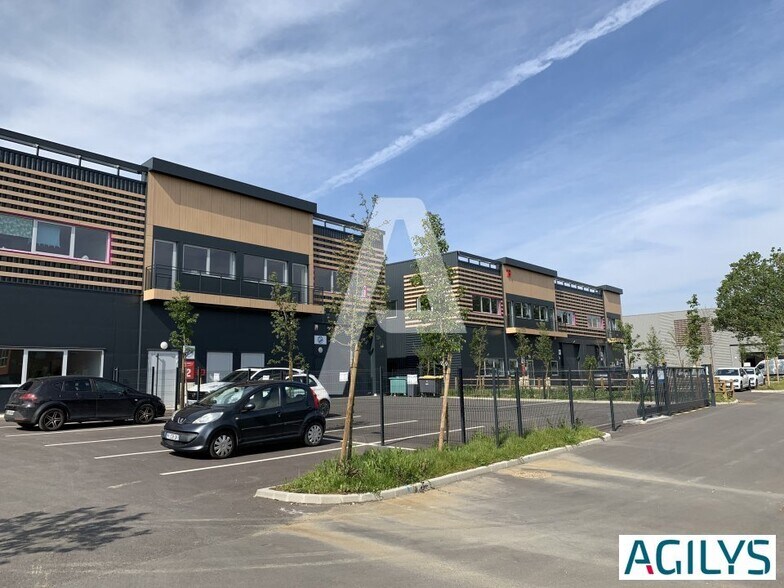 Avenue De La Plesse, Villebon-sur-Yvette for lease - Building Photo - Image 1 of 14