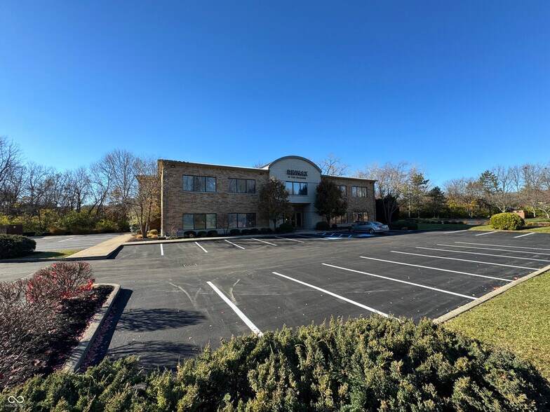 8310 Allison Pointe Blvd, Indianapolis, IN for lease - Building Photo - Image 1 of 7