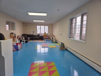6248 Mount Olivet Cres, Middle Village, NY 11379 - Unité Suite A & B - - Photo intérieure - Image 2 of 5