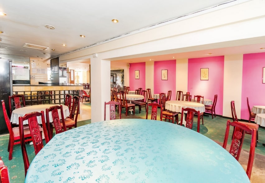 18 High Street, Lyndhurst for sale - Interior Photo - Image 2 of 6