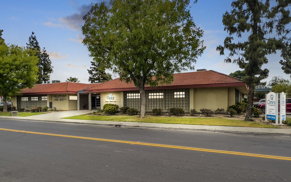 355 Campus Dr, Hanford, CA for sale - Building Photo - Image 1 of 1