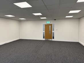 Hamilton St, Oldham for lease Interior Photo- Image 2 of 3