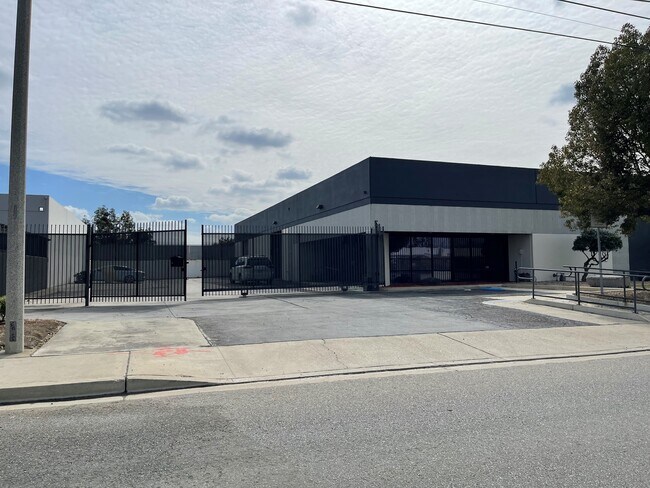 Plus de détails pour 5235 State St, Montclair, CA - Industriel à louer