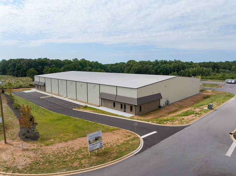 733 Hampton Rd, Williamston, SC for lease - Building Photo - Image 1 of 7
