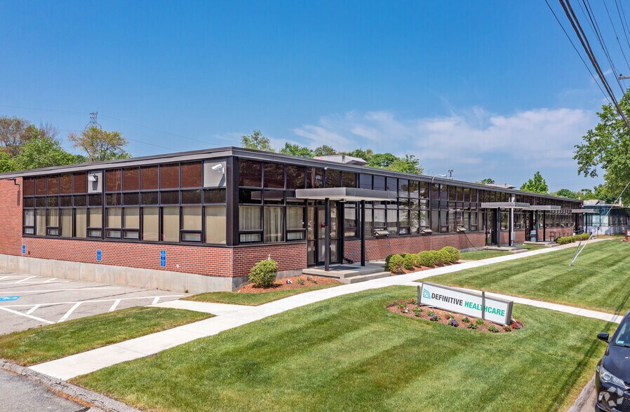 5 Strathmore Rd, Natick, MA à louer - Photo du bâtiment - Image 2 de 13