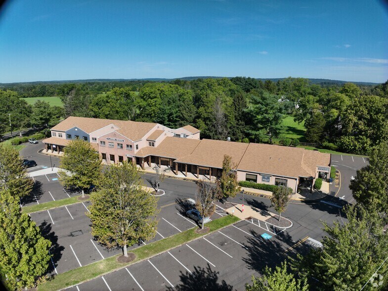 842 Durham Rd, Newtown, PA à louer - Communauté Matterport - Image 2 de 19