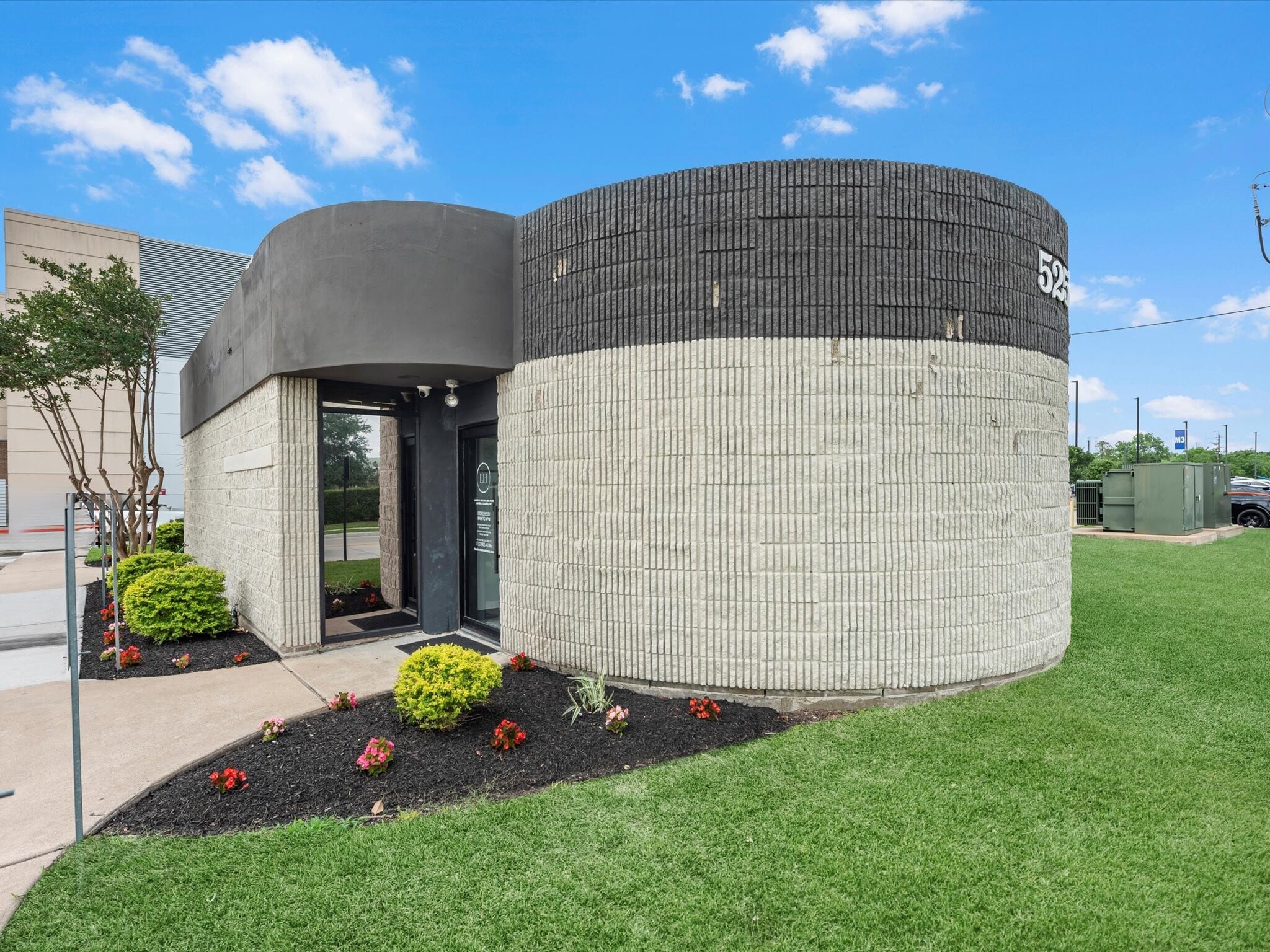 525 Blossom St, Webster, TX à vendre Photo principale- Image 1 de 42