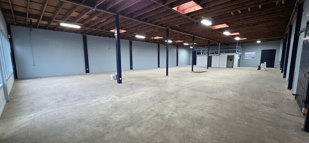 1024 Howard Ave, San Mateo, CA à louer - Photo du bâtiment - Image 3 de 13
