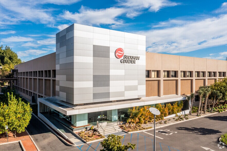 250 S Kraemer Blvd, Brea, CA à vendre - Photo principale - Image 1 de 7