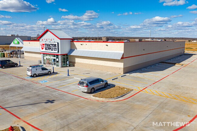 More details for 1215 US-380, Bridgeport, TX - Retail for Sale