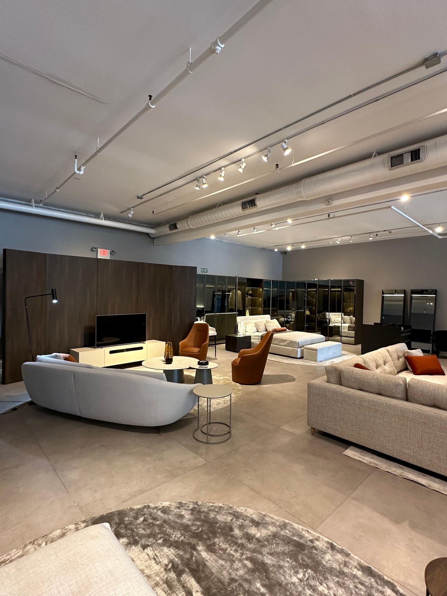 68 Route 17, Paramus, NJ for lease Interior Photo- Image 1 of 3