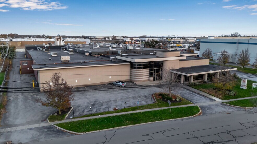 340 Nagel Dr, Cheektowaga, NY à louer - Photo du bâtiment - Image 1 de 11