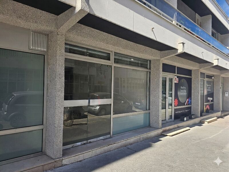Office in Paris for sale Building Photo- Image 1 of 7