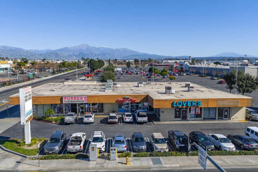 491-495 Orange Show Rd, San Bernardino, CA à louer - Photo du bâtiment - Image 2 de 14