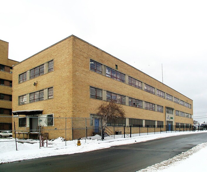 480 Barnum Ave, Bridgeport, CT à louer - Photo du bâtiment - Image 3 de 29