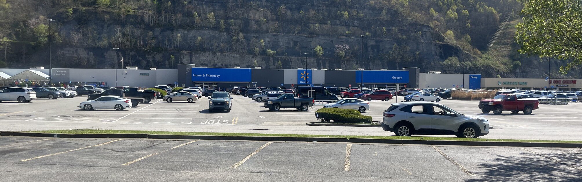 75-77 Norman Morgan Blvd, Logan, WV for lease Building Photo- Image 1 of 2