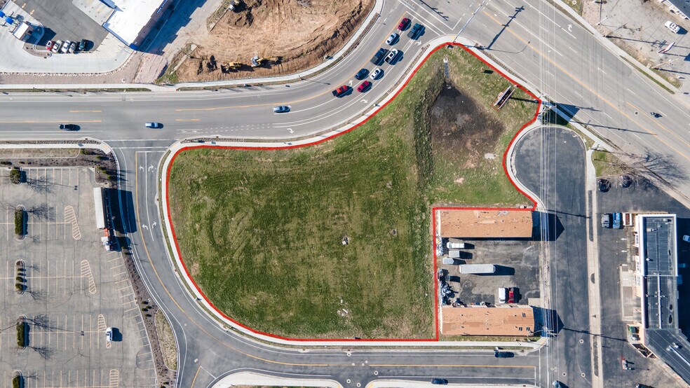 1366 Main St, Layton, UT à vendre - Photo du bâtiment - Image 2 de 11