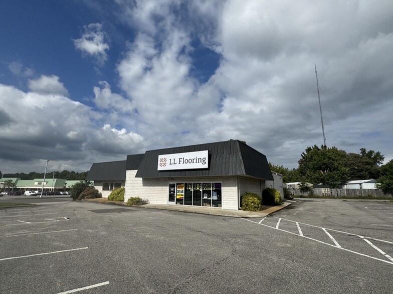 9990 Robious Rd, North Chesterfield, VA for lease - Building Photo - Image 1 of 4