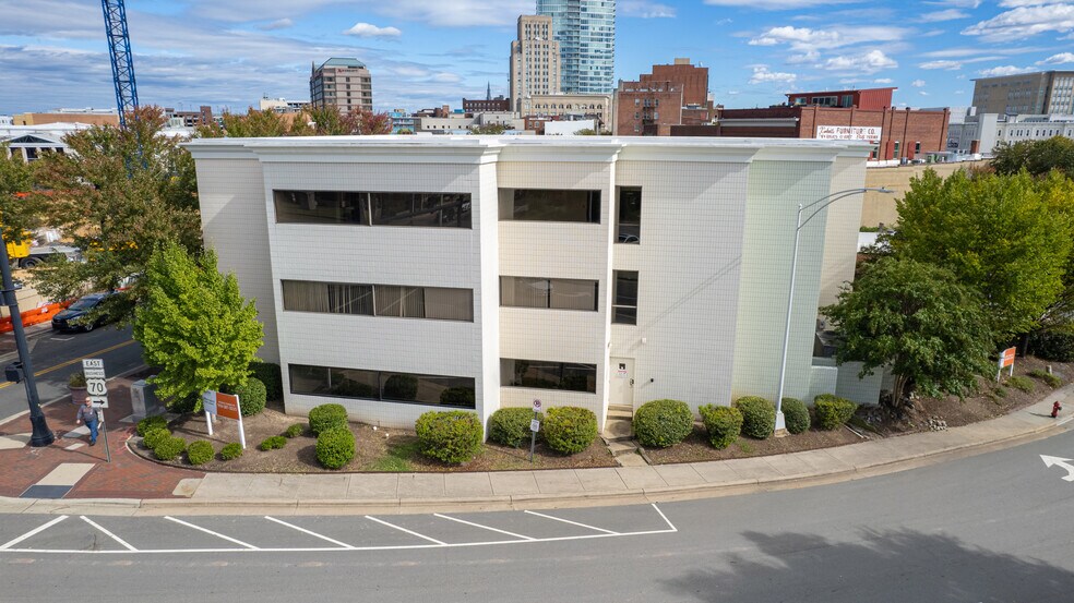 433 W Main St, Durham, NC à louer - Photo du bâtiment - Image 2 de 14
