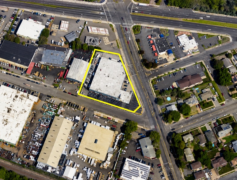 961-965 Wellwood Ave, Lindenhurst, NY for lease - Building Photo - Image 3 of 9