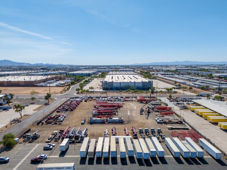 4200 W Gibson Ln, Phoenix, AZ à louer - Photo du bâtiment - Image 3 de 7