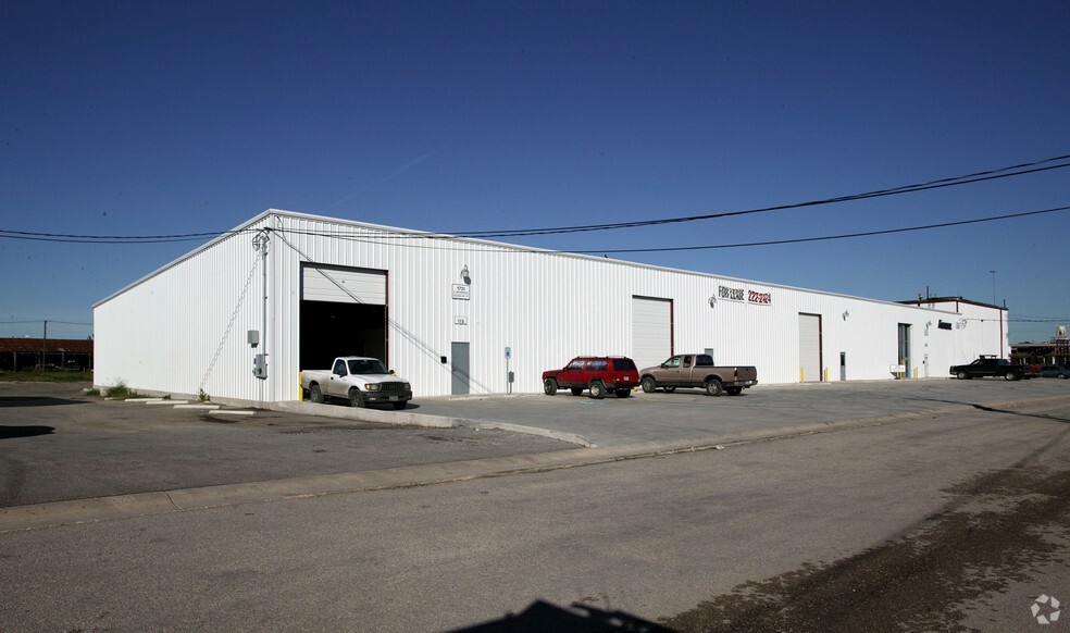 1731 S San Marcos, San Antonio, TX for lease - Building Photo - Image 1 of 23