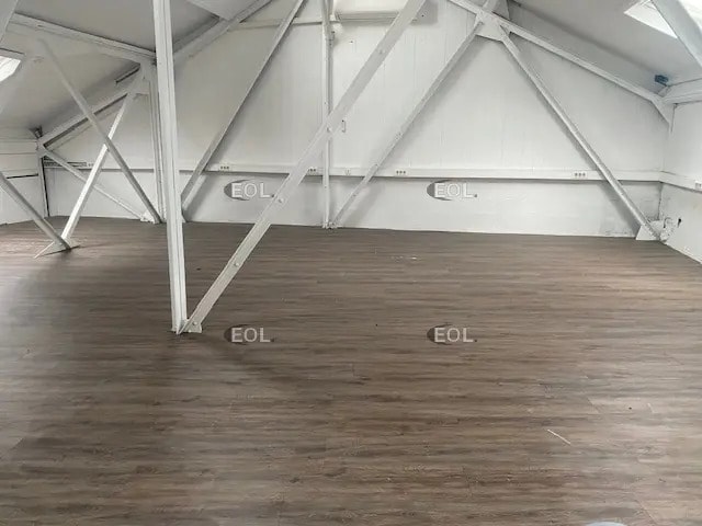 Flex in Corbeil-Essonnes for lease - Interior Photo - Image 1 of 7