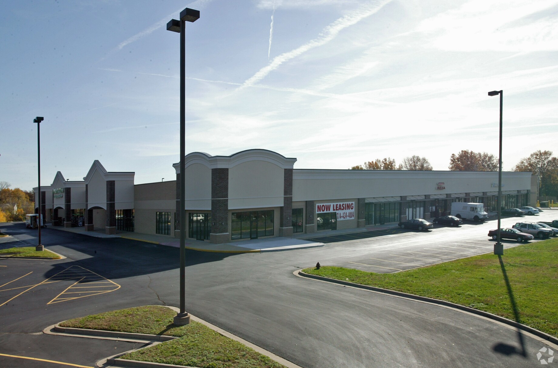 10704-10764 W Florissant Rd, Ferguson, MO for lease Primary Photo- Image 1 of 11