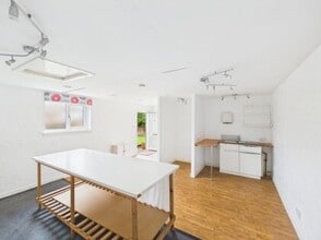 25 Portlan St, Troon for lease Interior Photo- Image 2 of 2