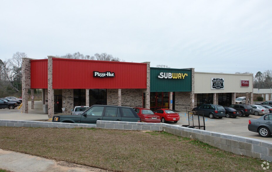 1249 Main St, Poplarville, MS à louer - Photo du bâtiment - Image 2 de 2