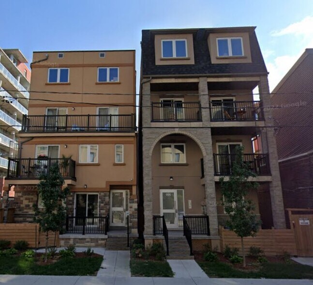 997 Lansdowne Ave, Toronto, ON à vendre - Photo du bâtiment - Image 1 de 1