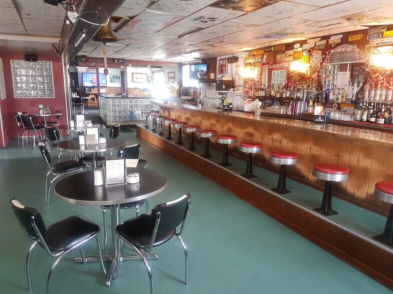 11-15 2nd Ave, Haines, AK à vendre - Photo intérieure - Image 3 de 6