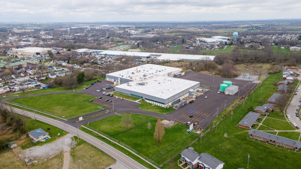 435 E Washington St, Winchester, KY for lease - Building Photo - Image 2 of 10