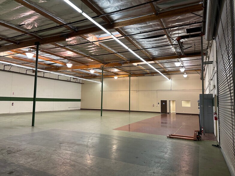 310 Irving Dr, Oxnard, CA à louer - Photo intérieure - Image 2 de 9