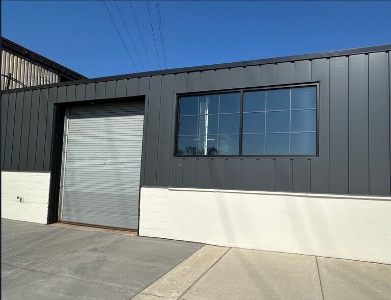 3155 Bermuda St, Ferndale, MI à louer - Photo du bâtiment - Image 3 de 4