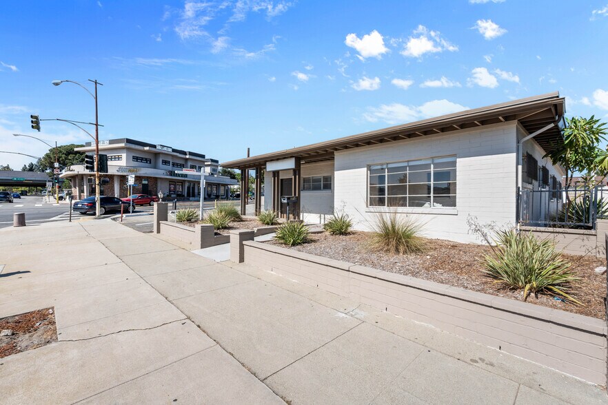 1192 N White Ave, Pomona, CA à louer - Photo du bâtiment - Image 3 de 37