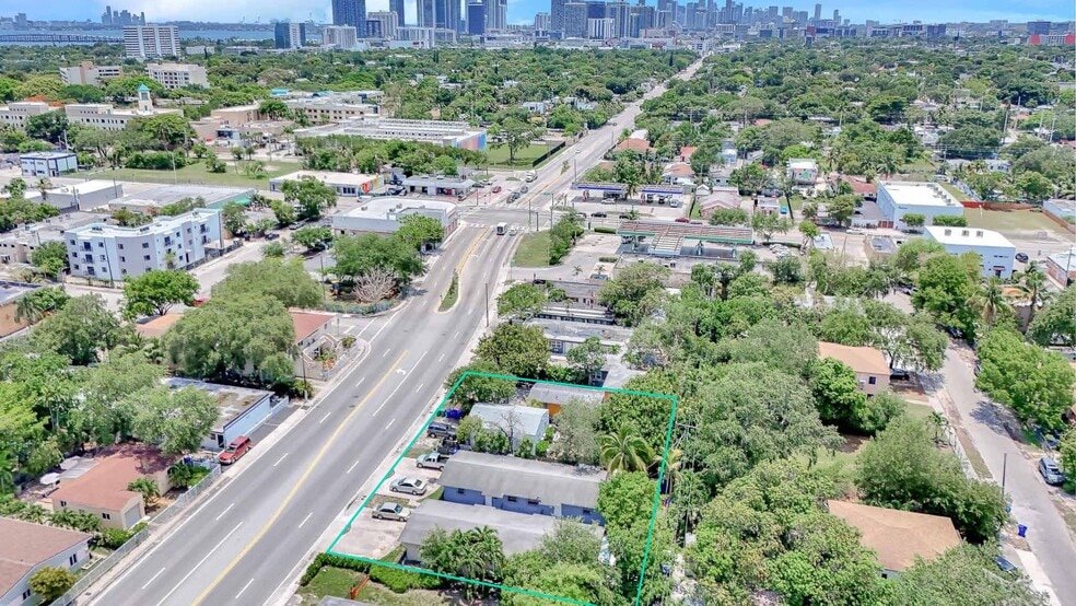 North Miami Ave Multi-Family Portfolio portefeuille de 6 propriétés à vendre sur LoopNet.ca - Photo du bâtiment - Image 3 de 12