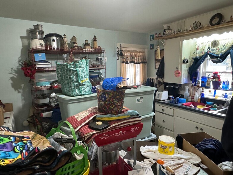 10 Russ St, Caribou, ME à vendre - Photo du bâtiment - Image 3 de 21