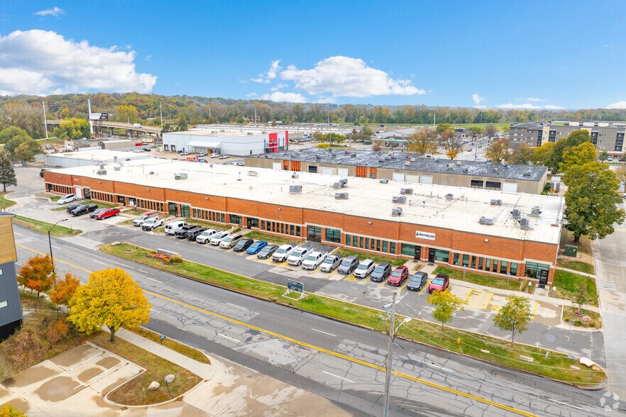 600 SW 7th St, Des Moines, IA for sale - Aerial - Image 2 of 14