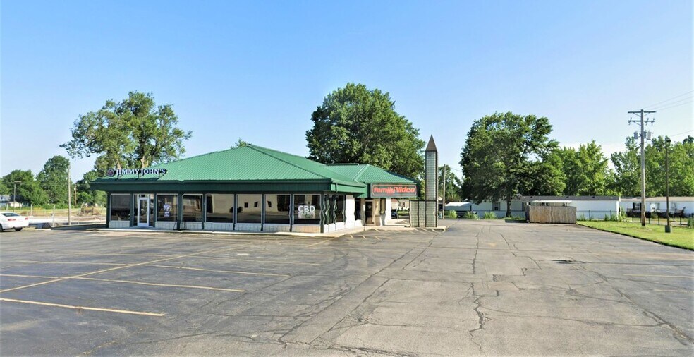 433 W Spresser St, Taylorville, IL à louer - Photo du bâtiment - Image 2 de 3