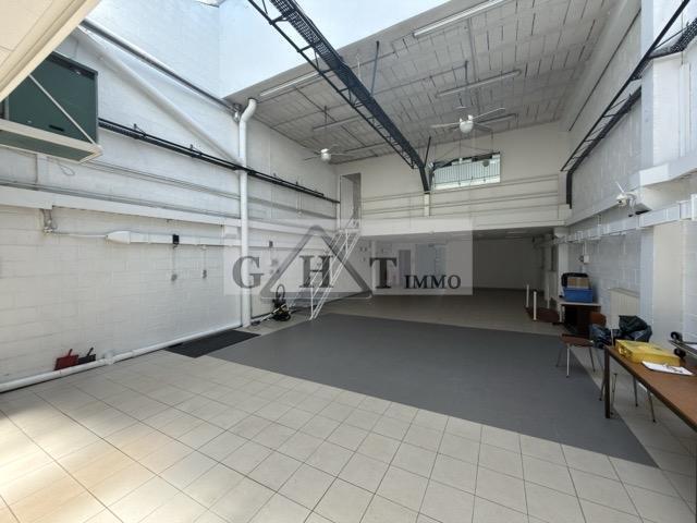 Industrial in Bondoufle for sale - Building Photo - Image 1 of 13