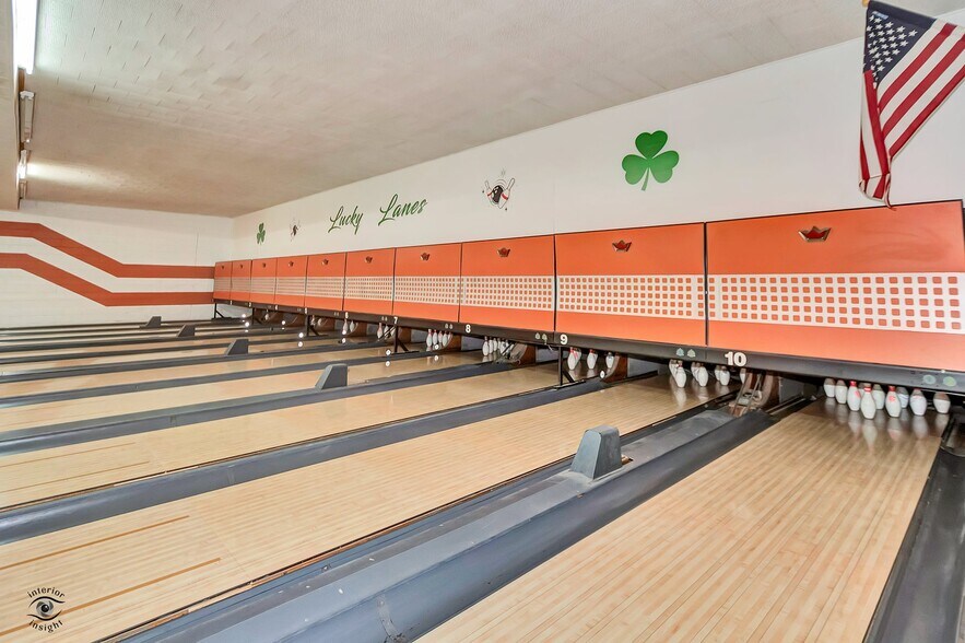 405 NW Greely Ave, Iroquois, IL à vendre - Photo du bâtiment - Image 3 de 26