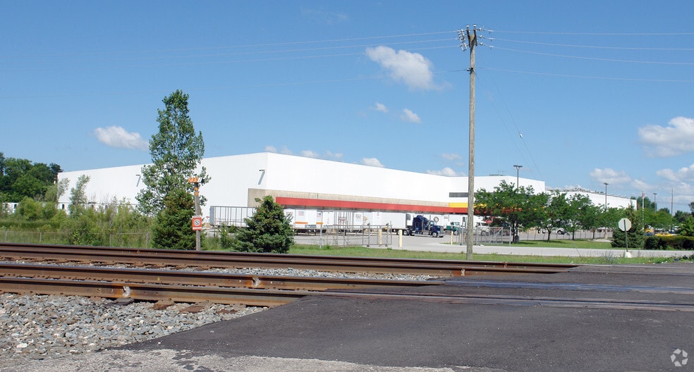 2801 S Marsh Ave, Yorktown, IN for lease - Building Photo - Image 2 of 12