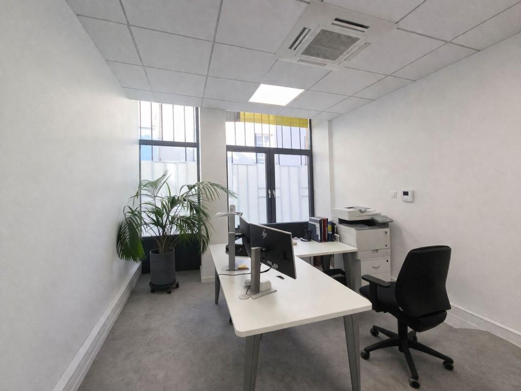 37 Rue Voltaire, Lyon for lease Interior Photo- Image 1 of 11